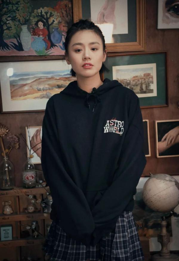 是時候穿衛衣了!2021秋天流行這4款,時尚又顯瘦,照著穿美炸了 是時候穿衛衣了!2021秋天流行這4款,時尚又顯瘦,照著穿美炸了