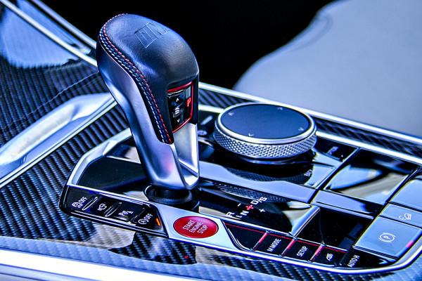 智駕開箱丨“兇猛”大家都知道，更可貴的是這臺寶馬X5 M也可“溫順”