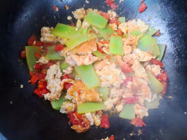 炒鵝蛋,多加這兩步,去腥提味,配上青筍一起炒,月子餐,亦美味 炒鵝蛋,多加這兩步,去腥提味,配上青筍一起炒,月子餐,亦美味