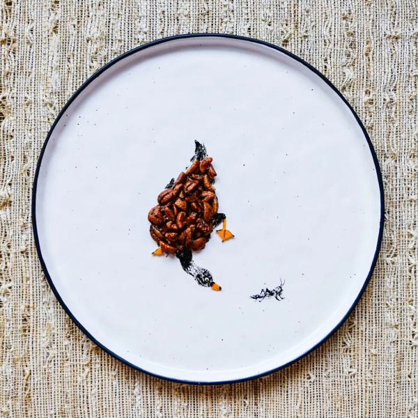 創意早餐食譜:紫薯蘋果雞肉沙拉,搭配白煮蛋和核桃仁 創意早餐食譜:紫薯蘋果雞肉沙拉,搭配白煮蛋和核桃仁