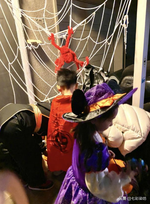 陳妍希陪兒子過萬聖節,這個做法有錯嗎?明星過洋節再引熱議 陳妍希陪兒子過萬聖節,這個做法有錯嗎?明星過洋節再引熱議