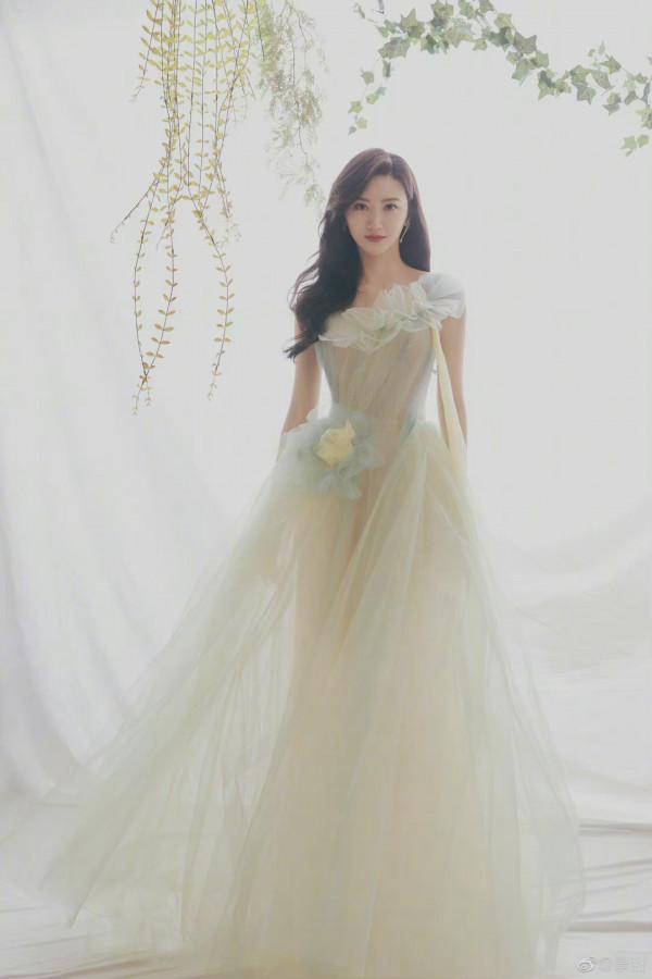 2&period;15美圖：楊冪、蔡徐坤、楊紫、李易峰、劉亦菲、劉詩詩、景甜