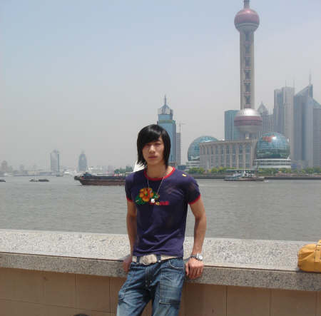 從&OpenCurlyDoubleQuote;紅遍全國&rdquo;到&OpenCurlyDoubleQuote;糊穿地心&rdquo;，張亮才是資本玩弄的一顆棋子