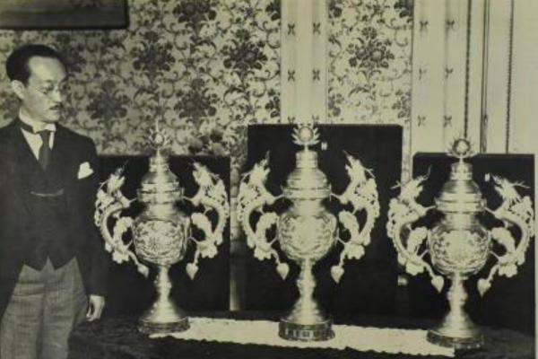 1984年掃地老太給國家豪捐24億,自稱是替國家罪人贖罪,這是為何 1984年掃地老太給國家豪捐24億,自稱是替國家罪人贖罪,這是為何