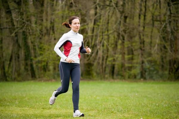 男子跑步時覺得咽喉憋悶，沒有引起重視，2周後發生心肌梗死