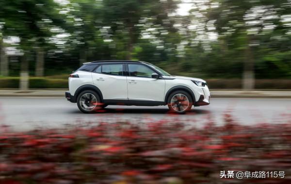 顏值線上卻被“卷”低油耗的東風標緻2008到底輸在哪？