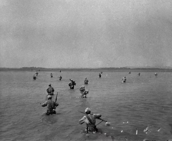 我軍成功登陸海南島,聶榮臻問:韓先楚上去沒有 我軍成功登陸海南島,聶榮臻問:韓先楚上去沒有