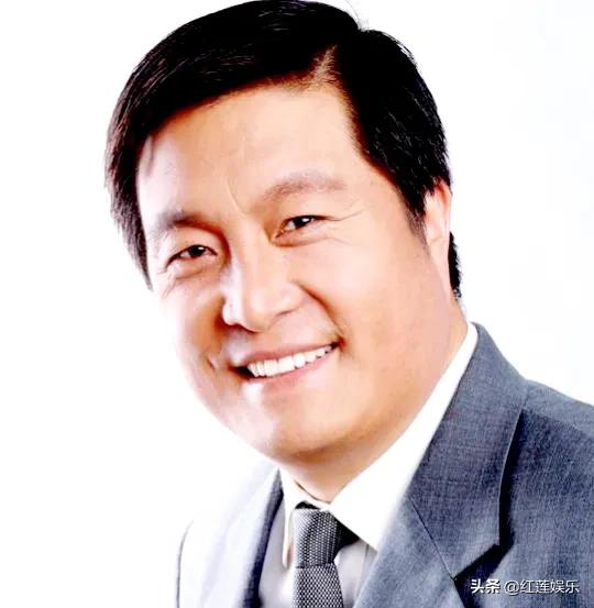 王衛國，1955年出生北京，由於長得“地闊方圓”，常扮演玉皇大帝