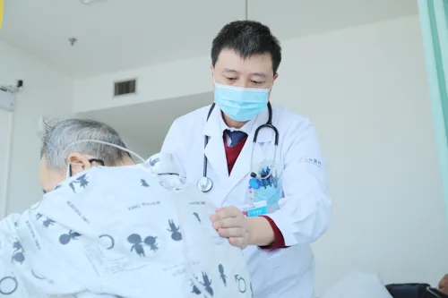 【技術骨幹】甘肅中醫藥大學第四附屬醫院 甘肅寶石花醫院呼吸與危重症醫學科，副主任醫師&mdash;石軍剛