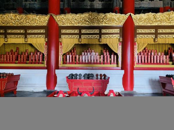 北京鬧市這座神秘廟宇！供奉了188位皇帝靈位，為啥沒有秦始皇？