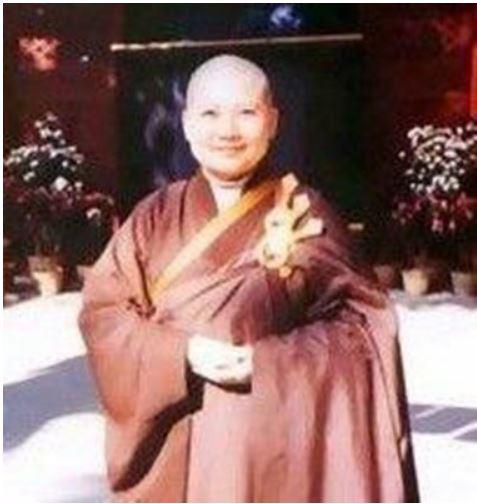 27歲走紅，34歲當尼姑，消失24年，“好人一生平安”李娜經歷了啥