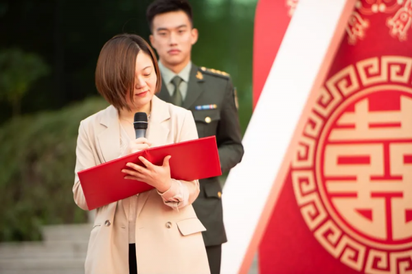 浪漫軍婚:軍車當婚車,嫁人就嫁軍隊好兒郎 浪漫軍婚:軍車當婚車,嫁人就嫁軍隊好兒郎