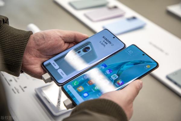 原來真機可能長這樣！小米12 Ultra手繪圖曝光