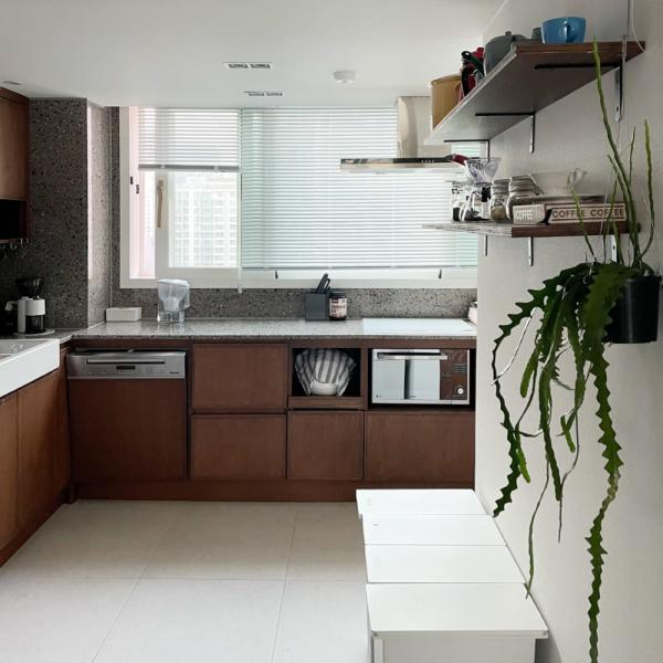 買套房子啥也不用操心，原業主裝修好轉手賣了，簡潔明亮拎包入住