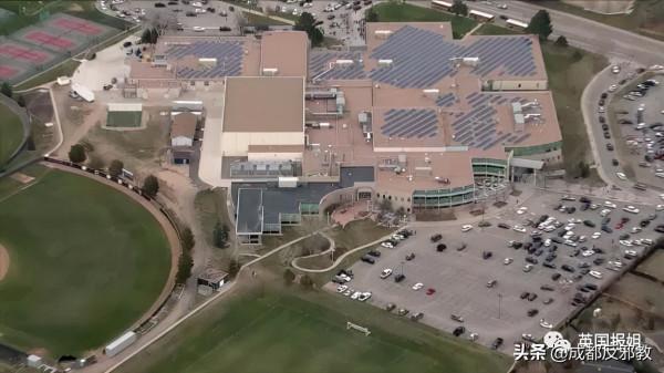 難以置信，美國女高中生殺了13名同學老師，竟成為青少年偶像？