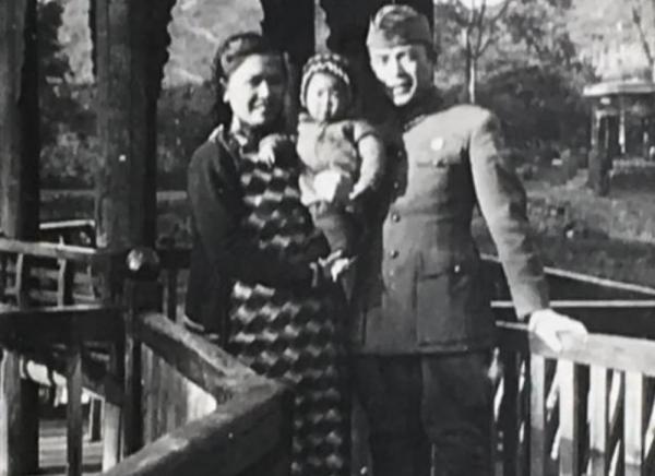 紅色女特工打入國軍內部，卻愛上了策反物件，周恩來：你們結婚吧