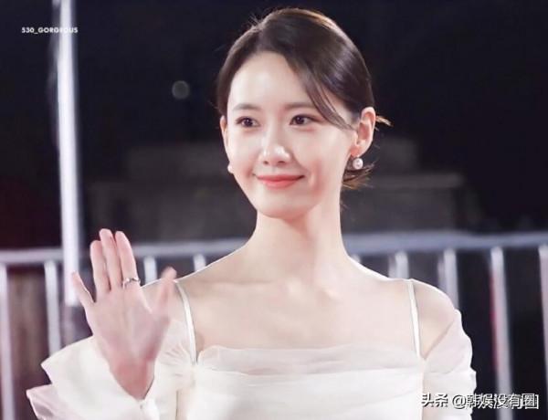 少女時代林允兒公開“青龍電影獎”禮服挑選影片，你最愛哪一套？