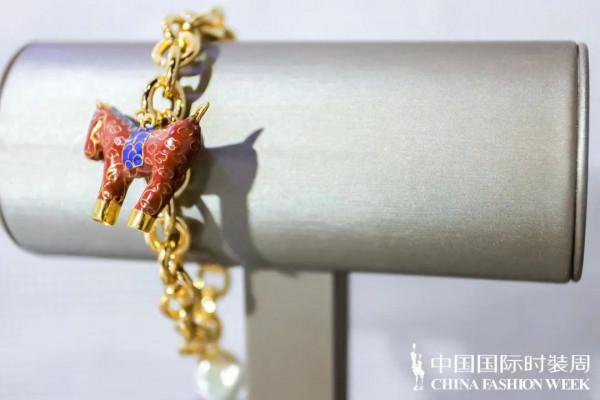 SS22中國國際時裝週 | 愛獲“重生”,來自珠寶的治癒力量 SS22中國國際時裝週 | 愛獲“重生”,來自珠寶的治癒力量