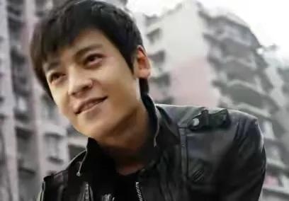 演員巍子：離異後淨身出戶，與兒子冷戰15年，在外從不提父子關係