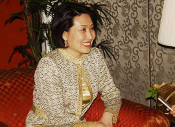 傳奇女富豪鄭翔玲：14歲特招入伍，退伍後嫁入豪門，現身家440億