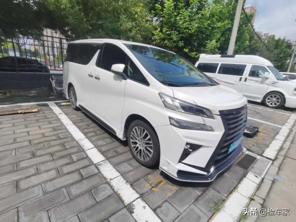 有錢人標配，加價擋不住，82萬提臺開了五年的豐田埃爾法值不值？