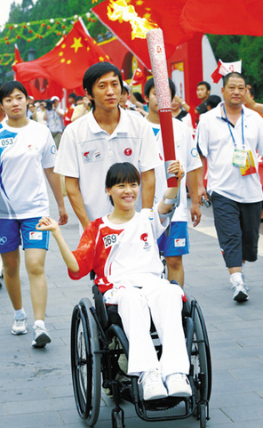 1998年，17歲的桑蘭在體操賽場上摔成癱瘓，如今她怎樣了？