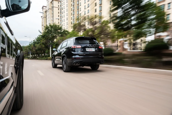 國產2.0T+四驅系統，這臺SUV更強大了