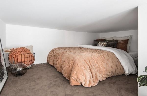 為女友爆改33㎡小戶型，變身上下兩層，簡直是現代小豪宅