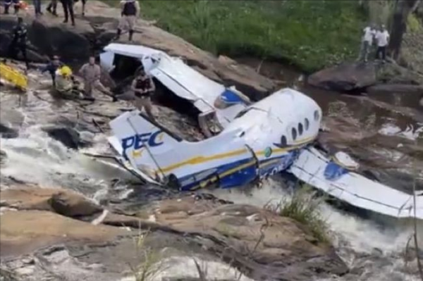 又一明星因墜機身亡,同乘4人皆喪生,當天別地還有另一起意外 又一明星因墜機身亡,同乘4人皆喪生,當天別地還有另一起意外