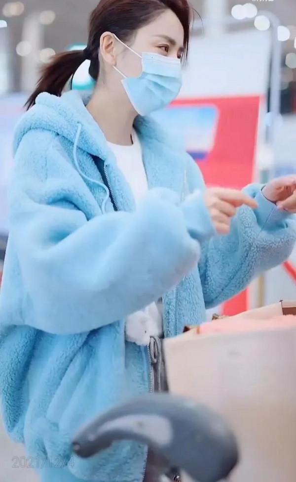 佟麗婭私服,小嘟嘟嘴太可愛,有些萌 佟麗婭私服,小嘟嘟嘴太可愛,有些萌