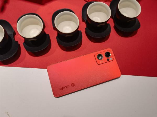 OPPOReno7紅絲絨新年版亮相！寓意好運當頭 皆事順