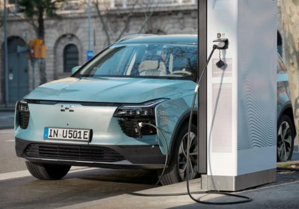 2022年中國汽車市場不僅領跑全球，還拉動全球經濟增長？