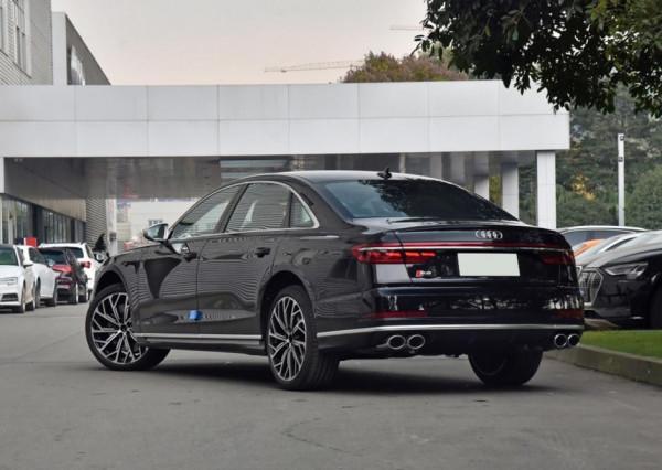看這車顏值不足100萬,但卻是奧迪家族的頂級旗艦S8 看這車顏值不足100萬,但卻是奧迪家族的頂級旗艦S8