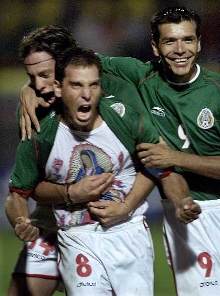 “青蛙王子”與“花蝴蝶”:中北美霸主墨西哥足球歷史最佳11人 “青蛙王子”與“花蝴蝶”:中北美霸主墨西哥足球歷史最佳11人