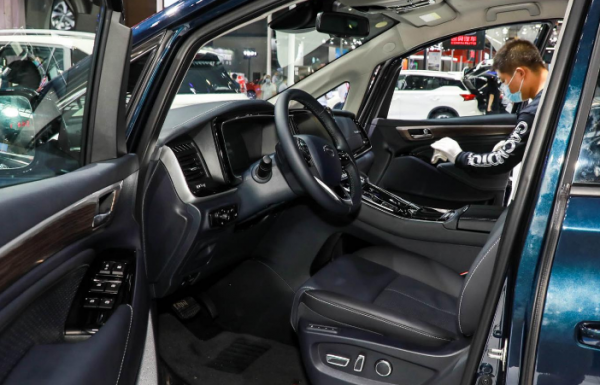 三胎家庭首選的家用MPV，傳祺M8空間大動力足，行駛質感從容