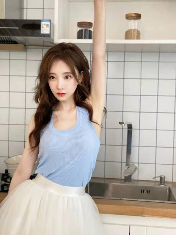 馮提莫緊跟潮流，聖誕變裝美翻眾人！不愧是風格駕馭小達人