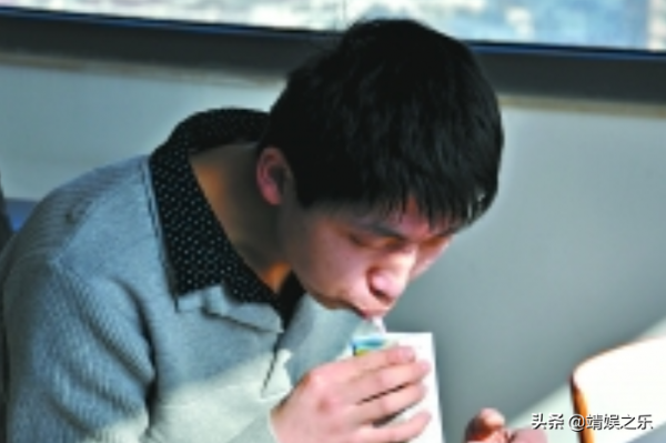 2歲確診腦癱，卻被《最強大腦》稱為數學天才的他，後來怎樣了？