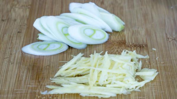 2022年夜飯選單出爐，5葷3素2涼上一桌，照著做，端上桌年味十足