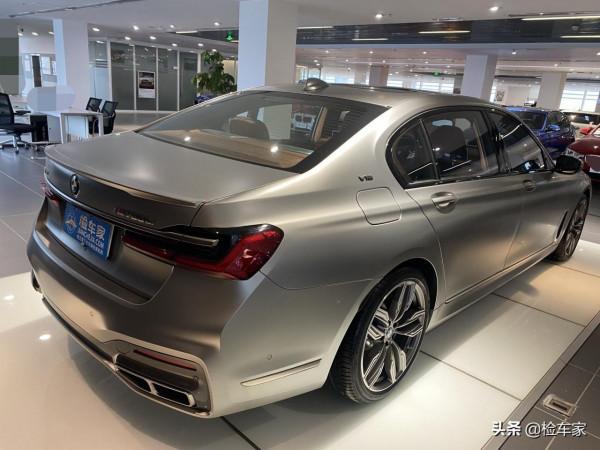 200萬買輛寶馬7系，驗車現場差點兒翻車，嚇得魂兒都出來了