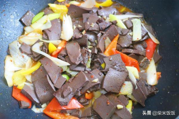 大蔥和它是絕配,大火一炒2分鐘出鍋,鮮香嫩滑,太好吃了 大蔥和它是絕配,大火一炒2分鐘出鍋,鮮香嫩滑,太好吃了