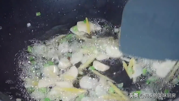 家人都愛吃的一道菜，成本不到5塊錢，味道鮮美，真的太香了