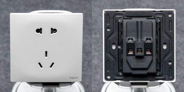 恭喜你,在裝修前看到了這篇開關插座大比拼,五款一線品牌哪家強 恭喜你,在裝修前看到了這篇開關插座大比拼,五款一線品牌哪家強