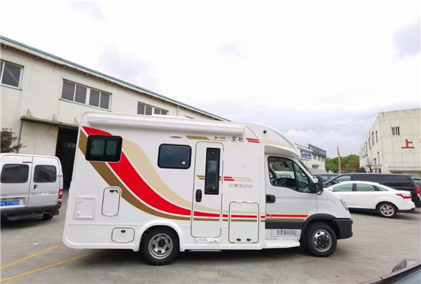 金冠賓歌CX500小額頭房車，軍工品質舒享溫情