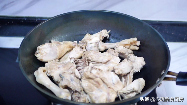 年夜飯最硬的一道壓軸菜，寓意虎年萬事如意，學會人人誇你是大廚