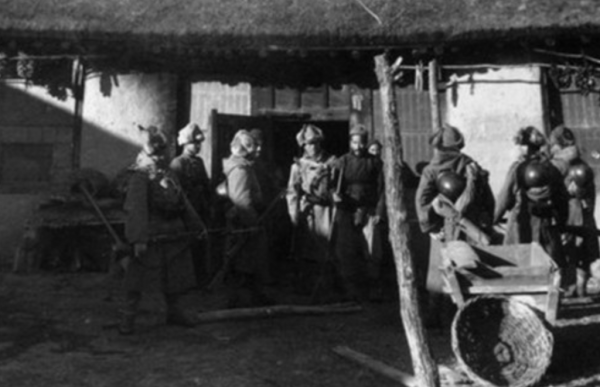 抗聯劉鐵石真實回憶：入隊第一天嫌棄伙食，魚不開肚直接扔進鍋裡