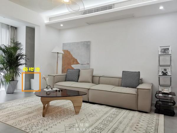 為了達到目的，把該拆的牆都拆了，搖身一變大橫廳，功能只增不減