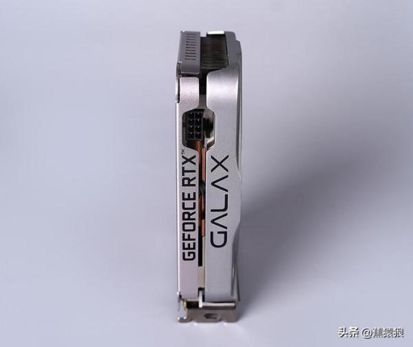 7&period;5L 小體積行動式，超頻三 蜂鳥 i100CG PRO ITX 機箱裝機分享