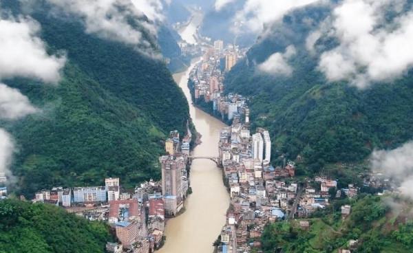 我國最窄的縣城，只有一條主幹道，卻在全國最早通“地鐵”