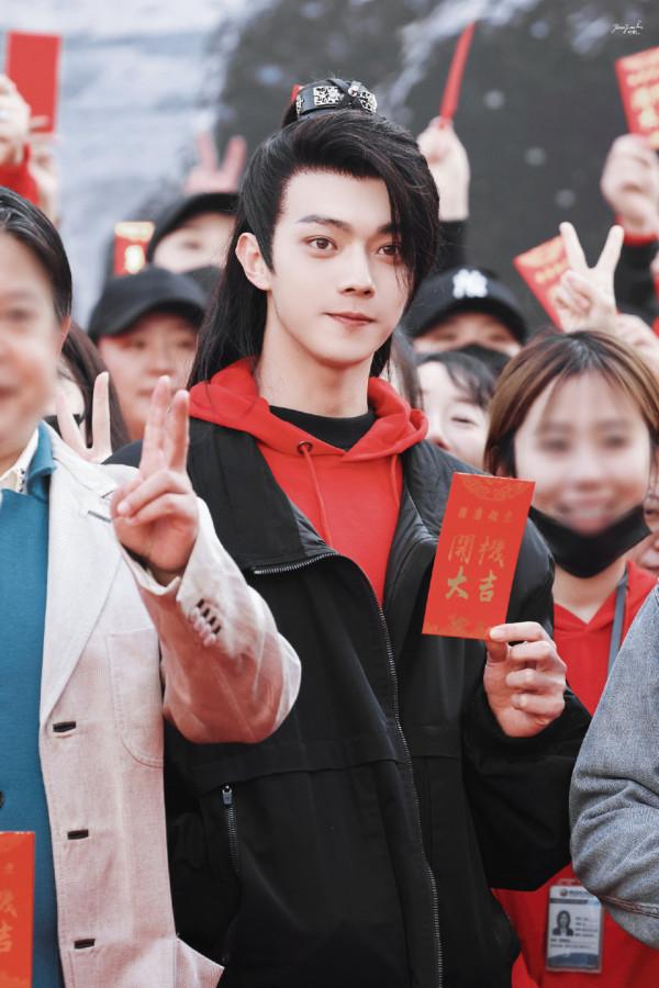 熬過了2021年的“古偶醜男潮”，2022年終於可以上岸狂歡了