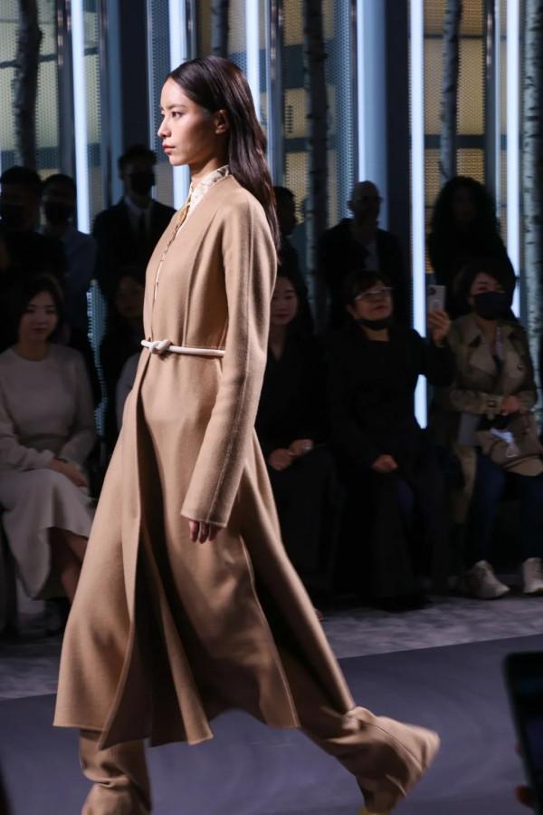 俞飛鴻演繹“風格上的極簡主義，細節上的精緻主義”